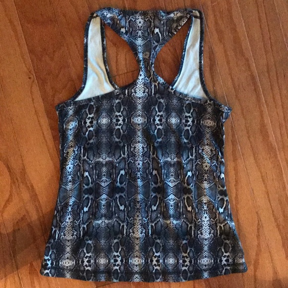 Snake Skin Racerback Tank 💪 - Picture 4 of 4